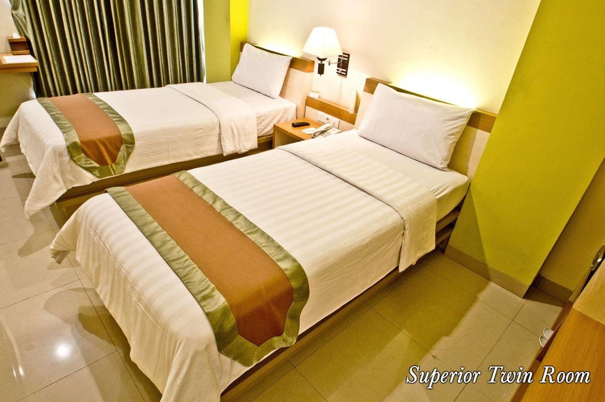 De Batara Hotel Bandung Buitenkant foto